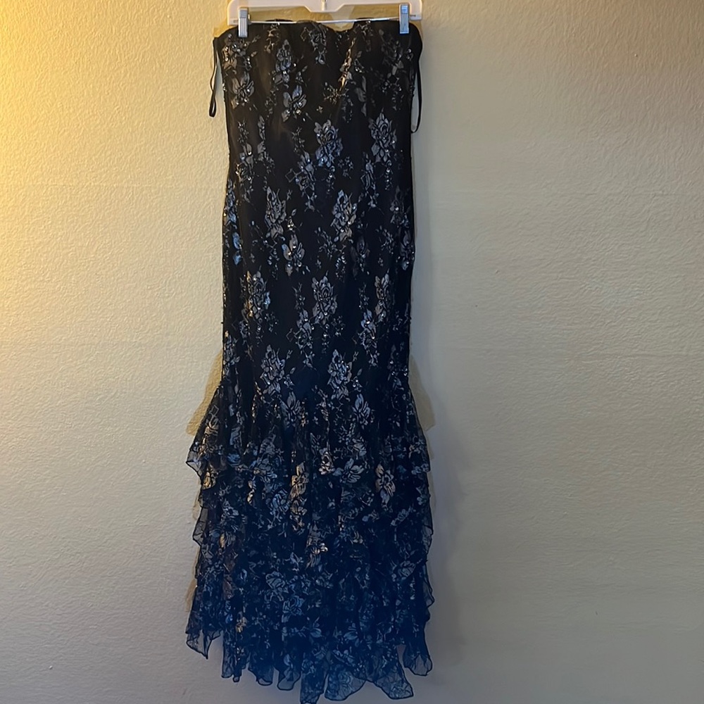 Strapless Sweetheart Neckline Dress by LeMonde Fashions
